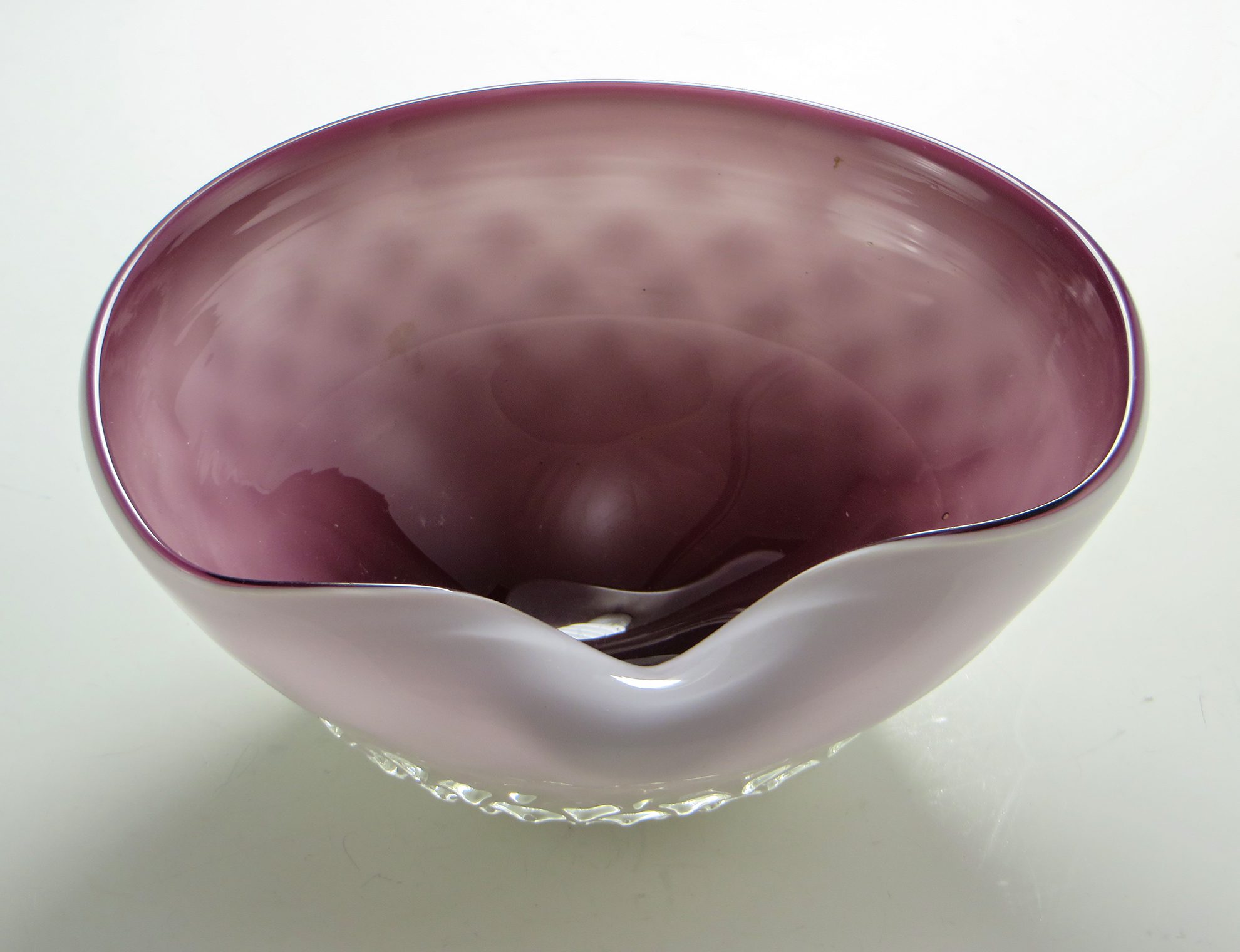 Art Glass Cigar Bowl Cased in White and Plum Lattice - Image 2