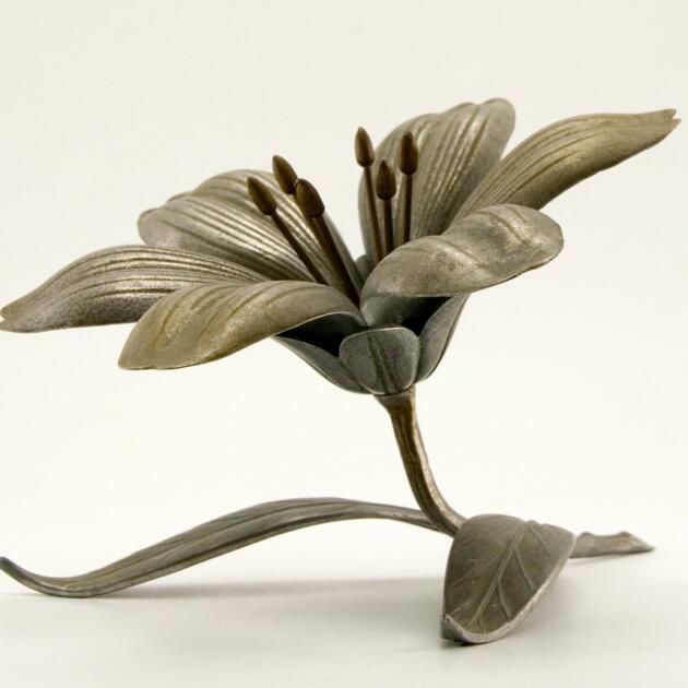 Art Nouveau Flower with Hidden Ashtrays