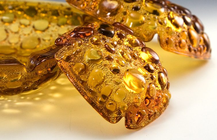 Complete Set of River Rock Retro Glass Ashtrays - Image 3