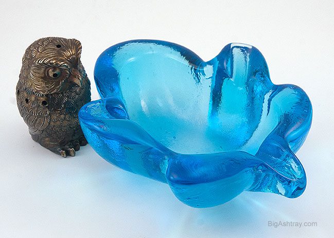 Big Blue Vintage Glass Leaf Cigar Ashtray - Image 3