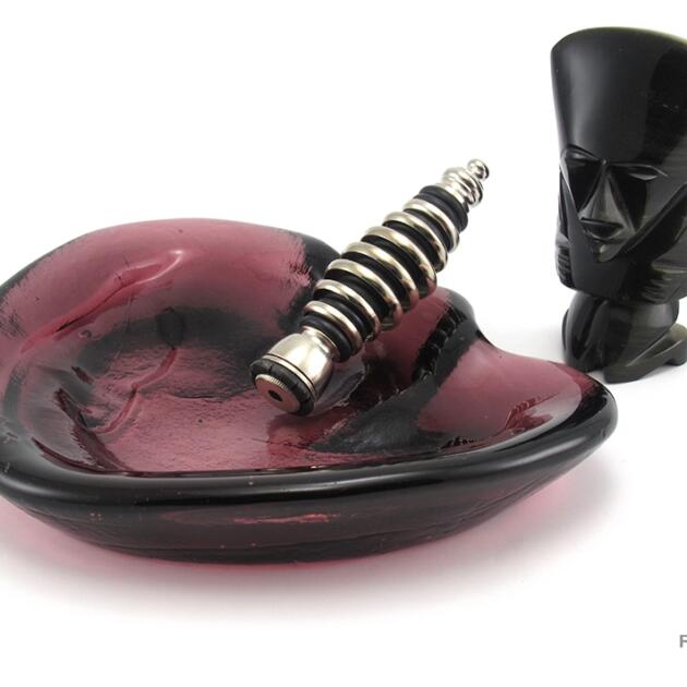 Blenko Plum Clamshell Multi-Purpose Handmade Dish Ashtray