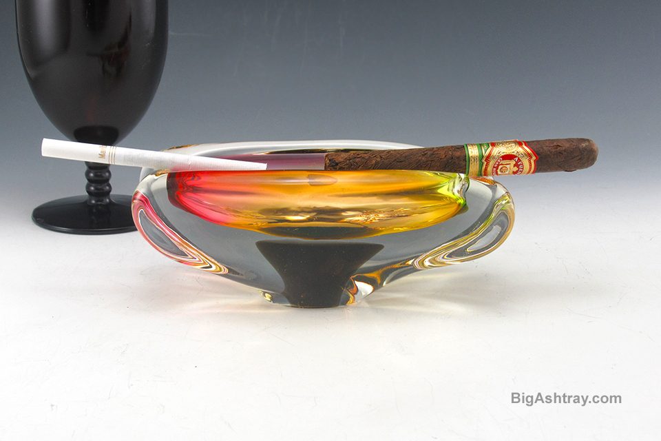 Mid-Century Modern Czech Art Glass Ashtray with Bohemia Label - Image 3