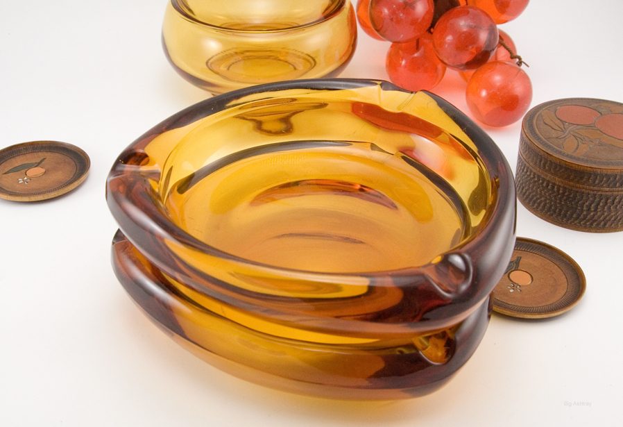 The Big Cigar Ashtray by Viking Art Glass - Image 5