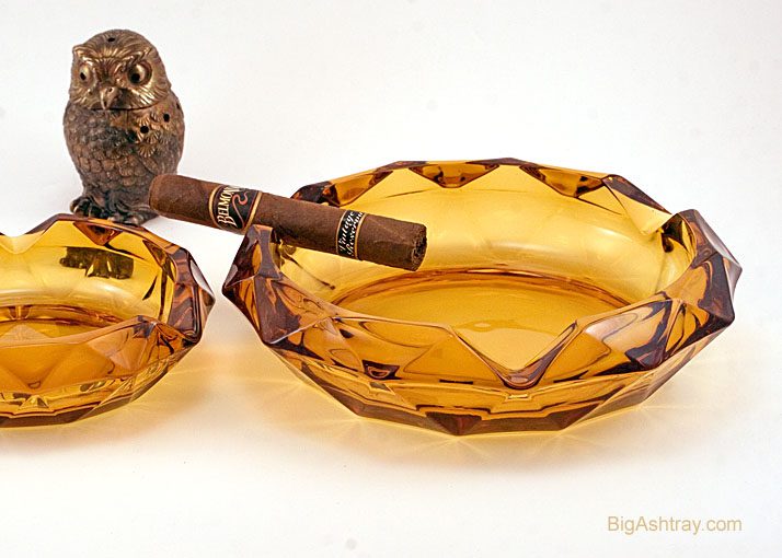Large Cigar Ashtray Vintage Amber Glass by Viking USA - Image 5