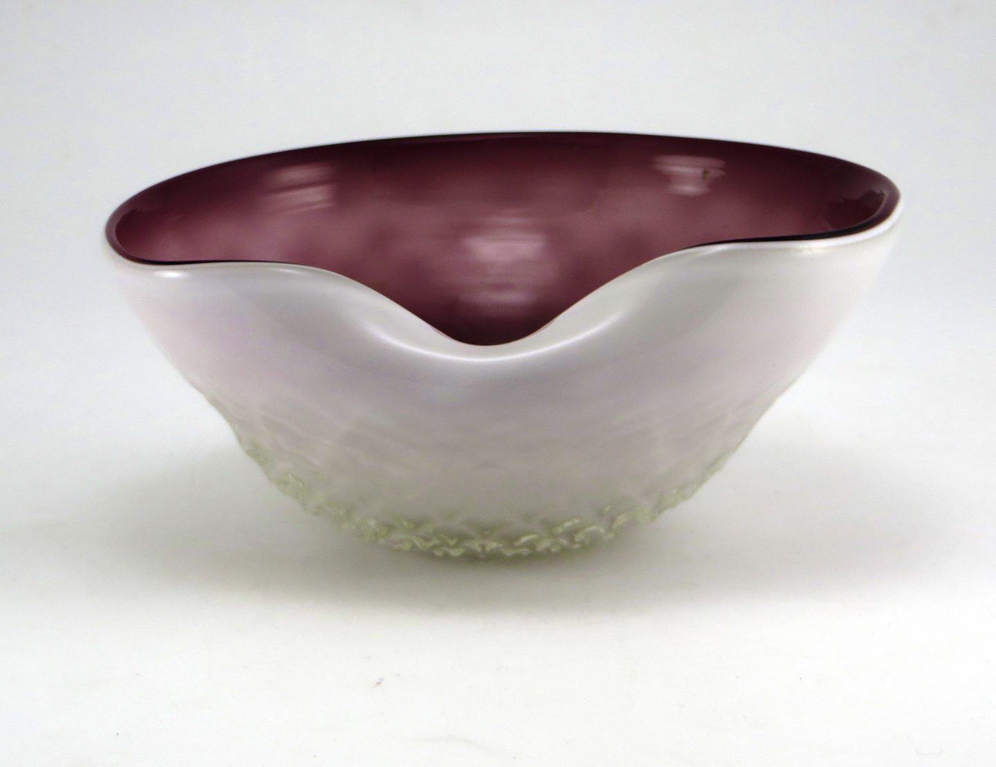 Art Glass Cigar Bowl Cased in White and Plum Lattice - Image 3