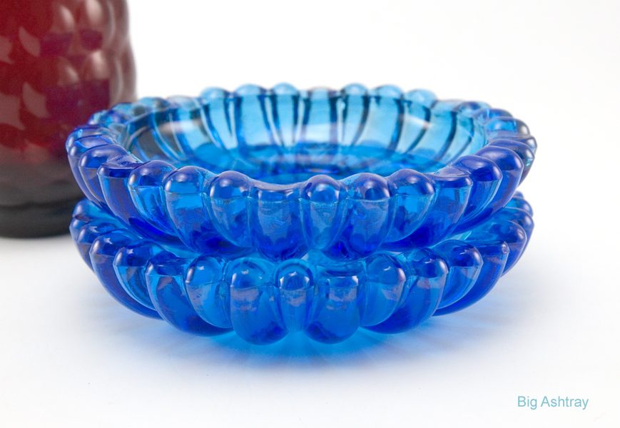 Retro Vintage Ashtray Set by Hazel Atlas - Image 3