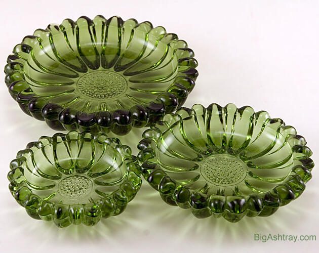 Garden Party Nesting Flower Ashtray Set by Hazel Atlas
