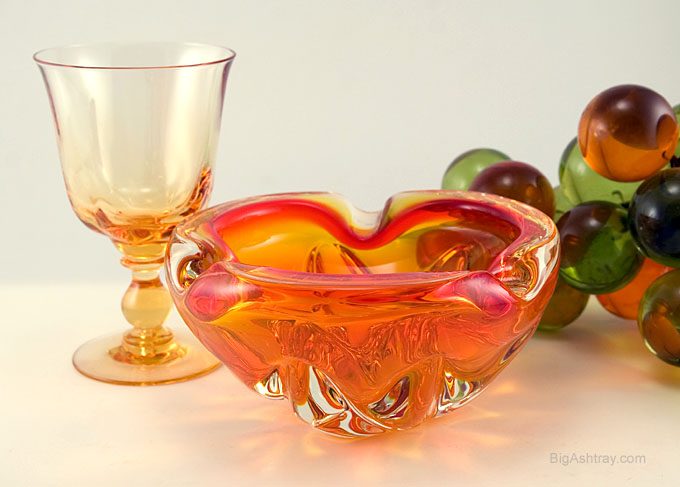 Hand-Made Crystal Persimmon Ash Bowl - Image 4