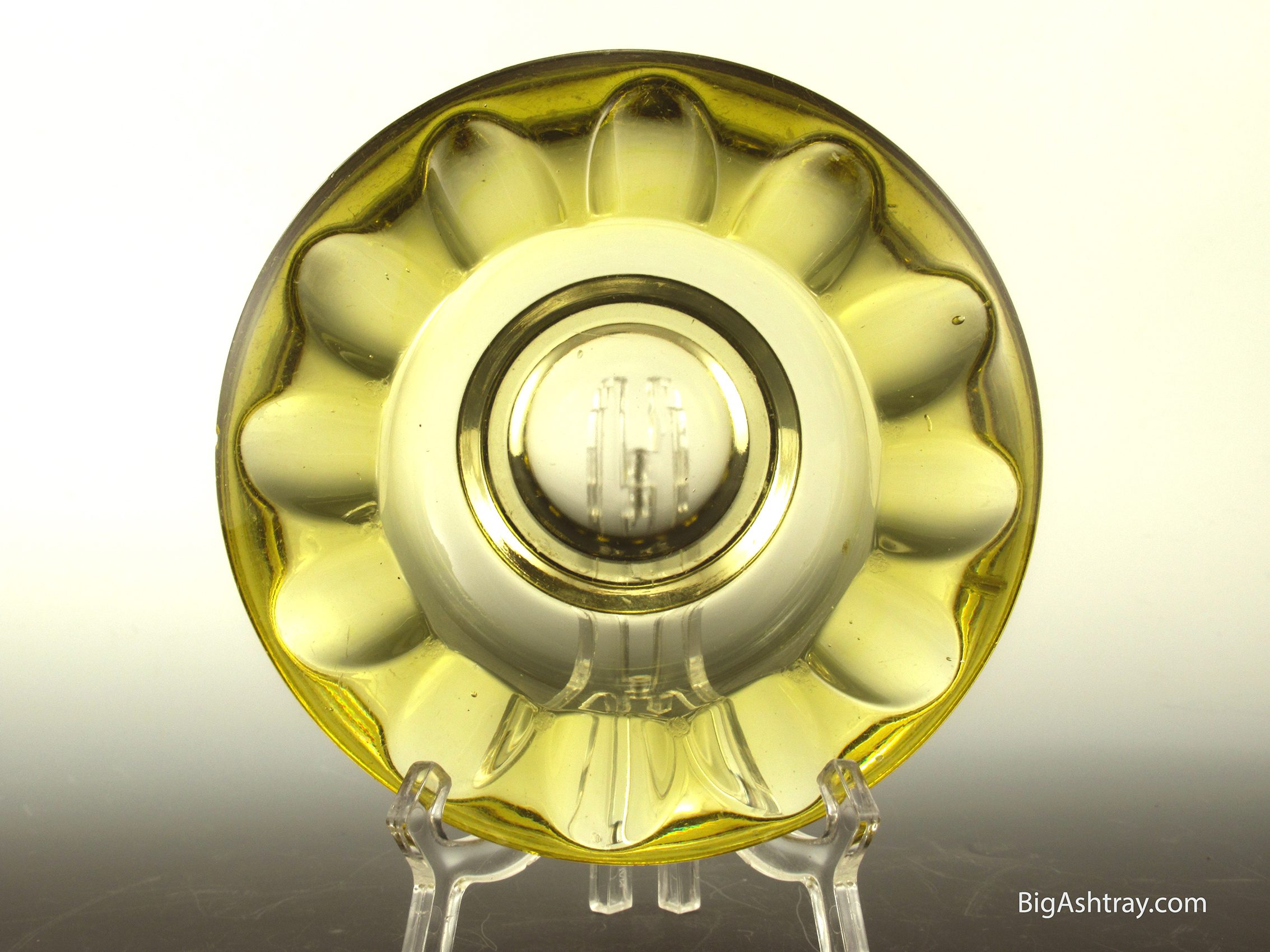 Mid-Century Adolph Matura High Design Art Glass Ashtray - Image 5
