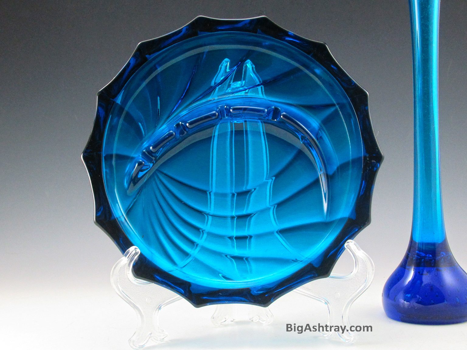 Retro Modern Art Glass Ashtray by Viking in Bluenique - Image 5