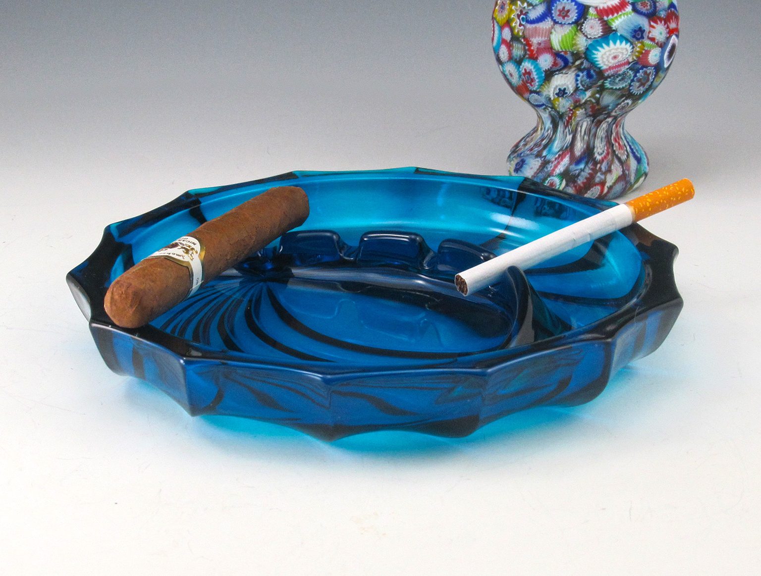 Retro Modern Art Glass Ashtray by Viking in Bluenique - Image 4