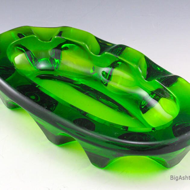 Mid-Century Modern Art Glass Ashtray Hand-Made by Viking U.S.A.