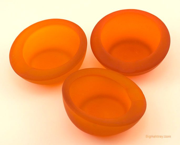Mid-Century Modern Elliptic Frosted Tangerine Glass Party Ashtrays - Image 4