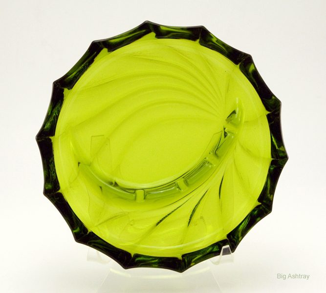 Mid-Century Modern Party Ashtray by Viking Art Glass - Image 4