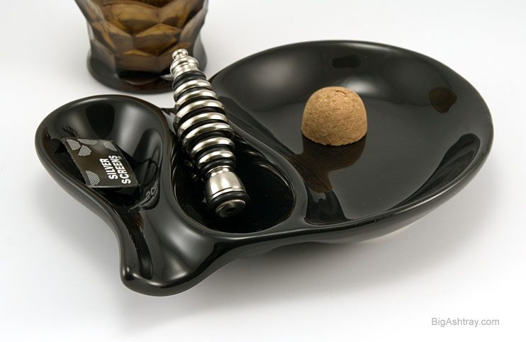 Pipe Ashtray Dual Rest and Tapper in Black Ceramic