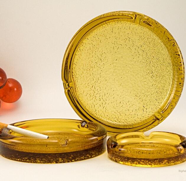 Retro Glass Wind Drift Ashtray Set Unused in Box
