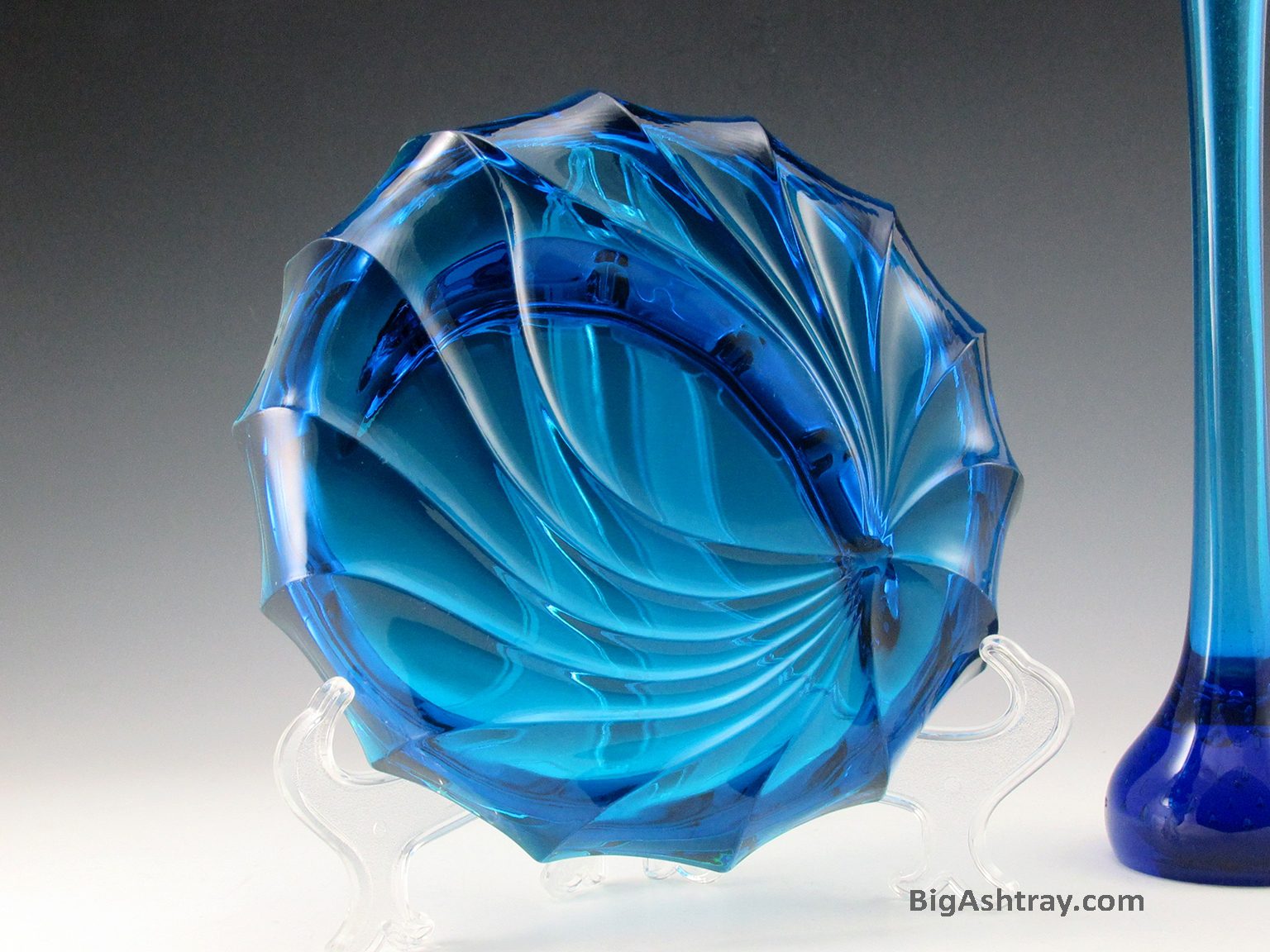 Retro Modern Art Glass Ashtray by Viking in Bluenique - Image 3