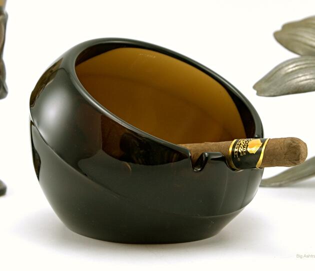 Mid-Century Modern Art Glass Ball Ashtray by Viking USA