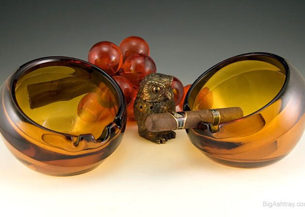 Retro Vintage Orb Ashtrays by Viking Art Glass