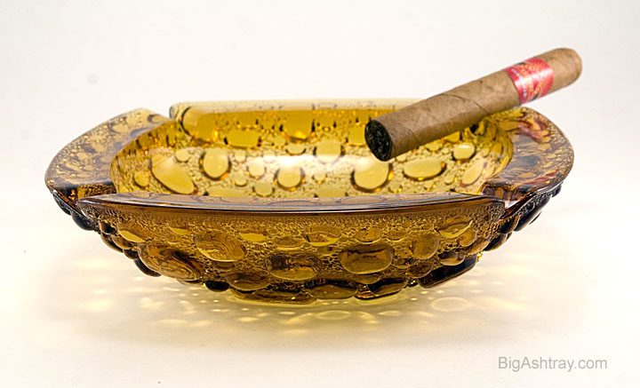 Complete Set of River Rock Retro Glass Ashtrays - Image 4