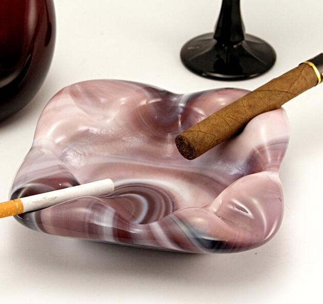 Retro Cigar Ashtray in Plum Pudding by Imperial USA