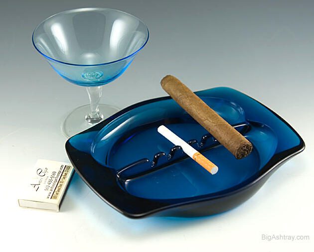 Swedish Modern 1960s Art Glass Smoking Ashtray