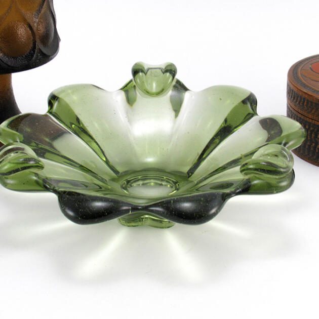 Green Glass Smoking Ashtray with Raised Rests