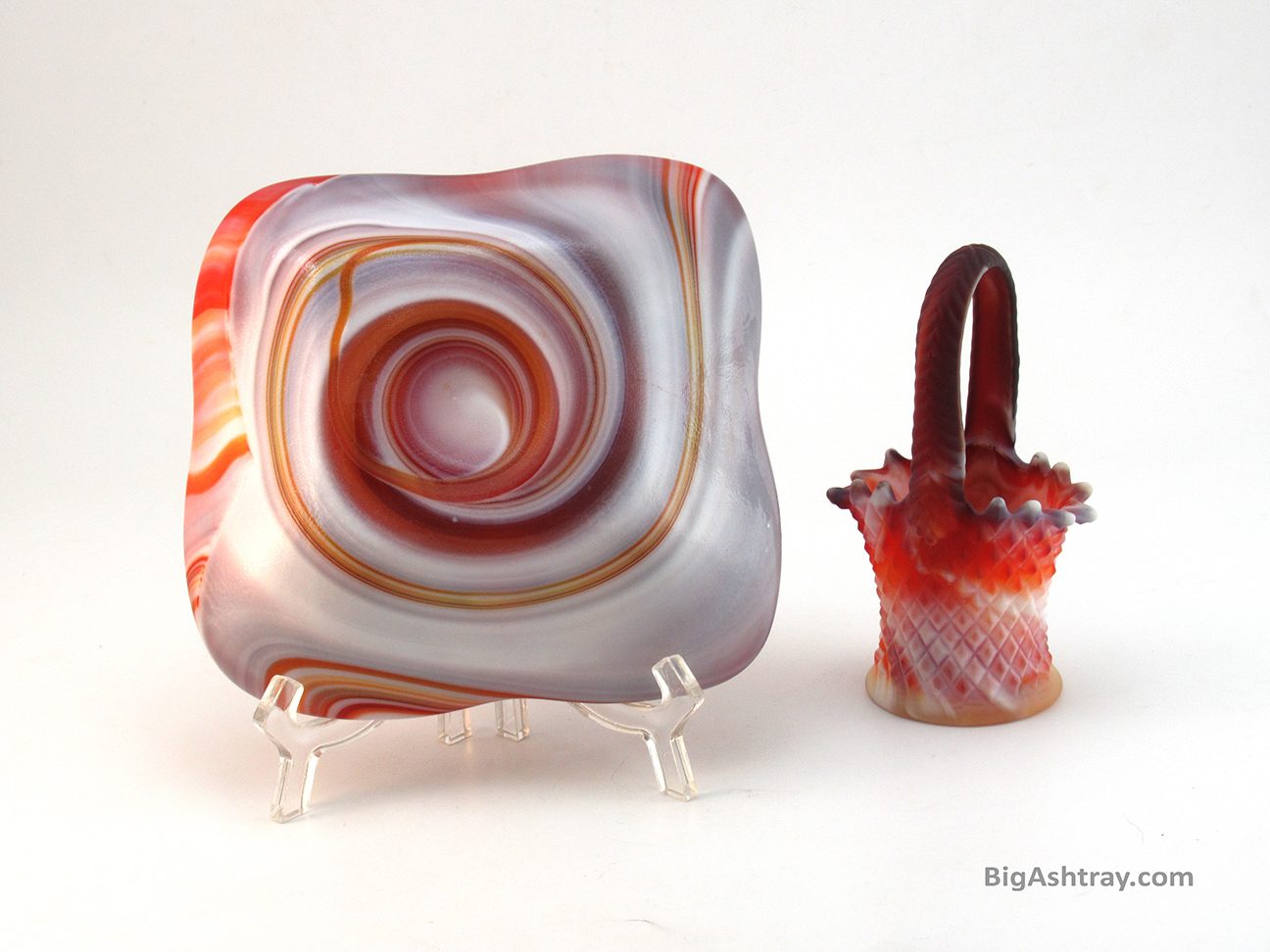 Imperial Peaches and Cream Art Glass Ashtray and Smoke Holder - Image 4