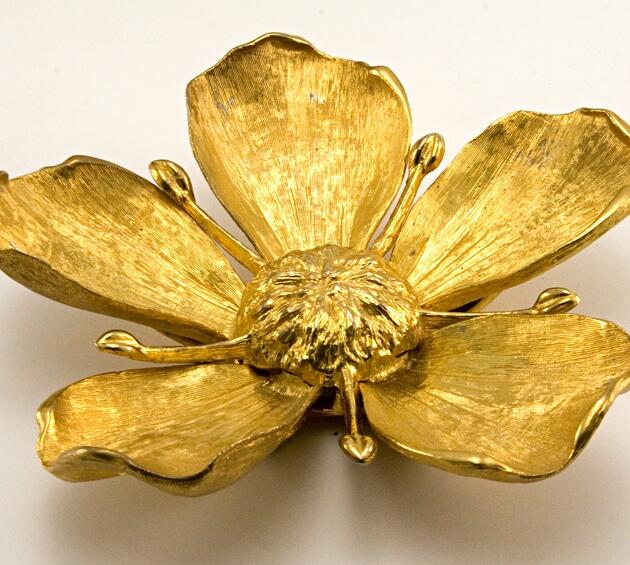 Personal Size Ashtrays Disguised as a Flower