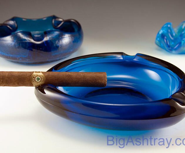 Tri-Corner Cigar Ashtray by Viking Art Glass USA