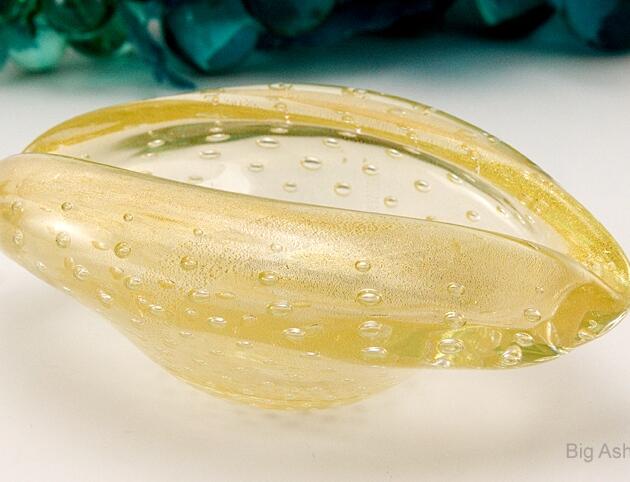 Mid-Century Modern Venetian Glass Gold Veil Ashtray