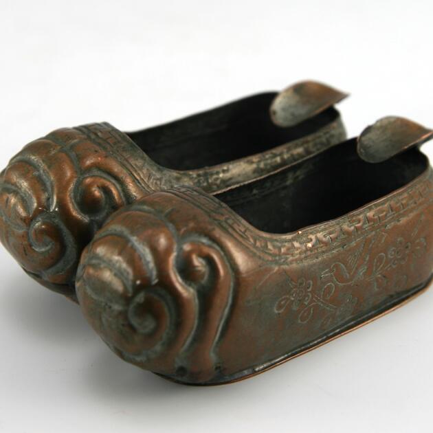 Vintage Chinese Slippers Bronzed Ashtray