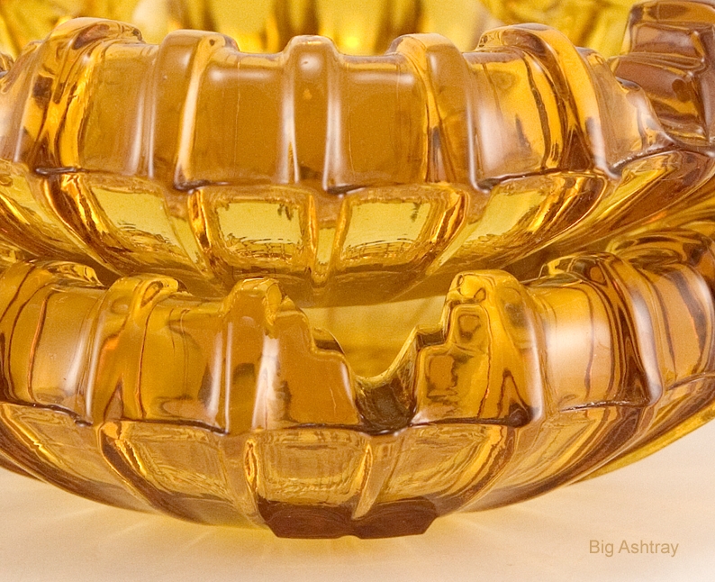 1940's Elegant Glass Ashtray Set by Fostoria - Image 3