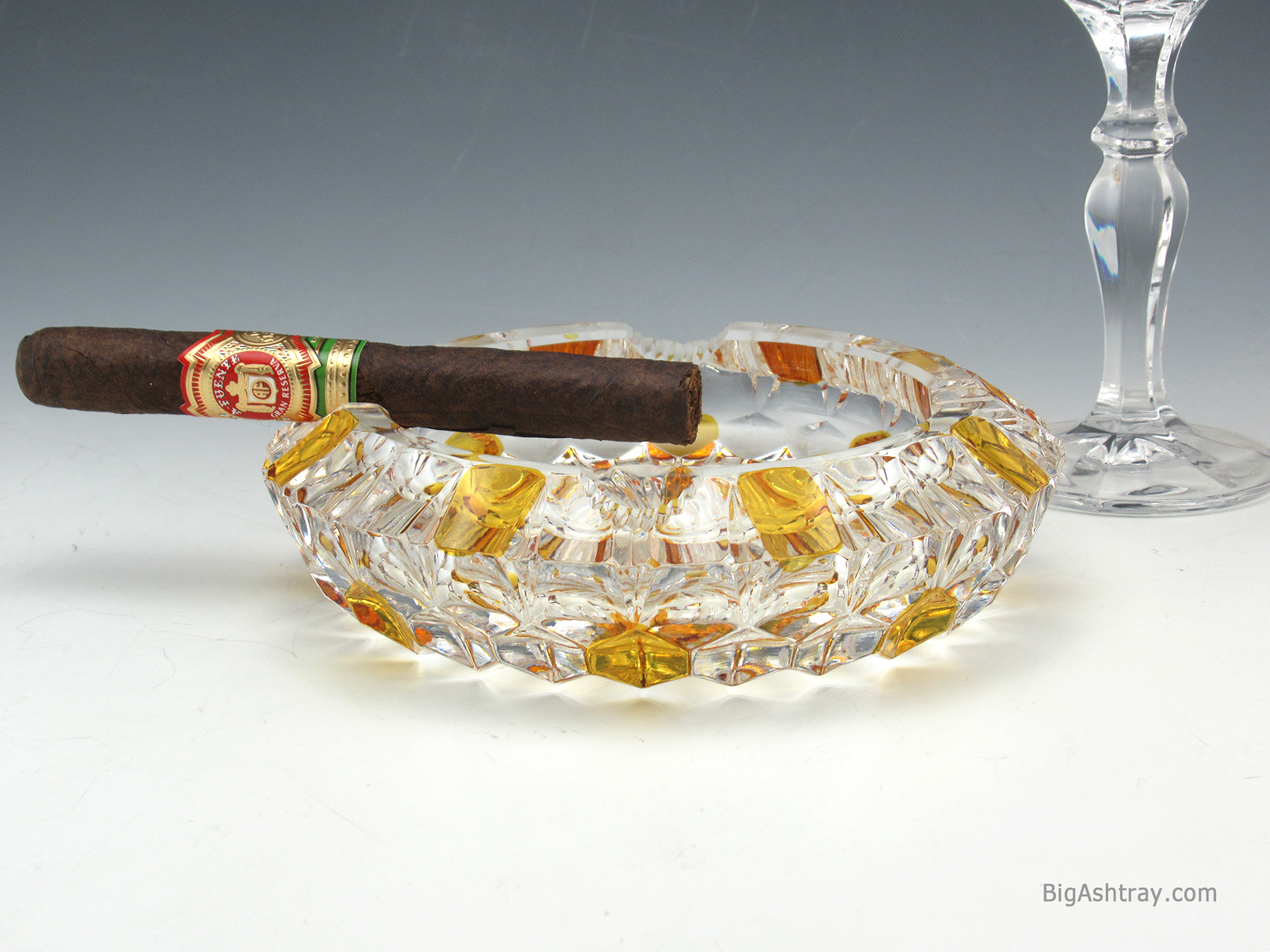 Duncan Miller Amber Stained Antique Crystal Ashtray USA - Image 4