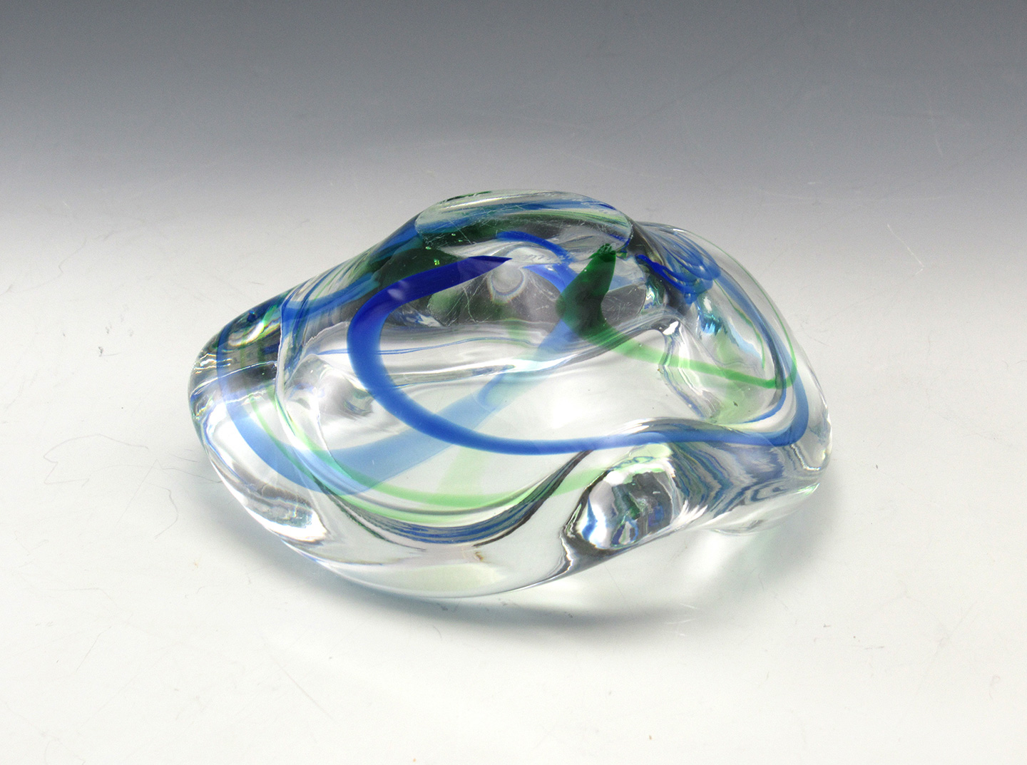 Art Glass Ashtray Signed & Numbered Ribbon Swirl Decor - Image 5