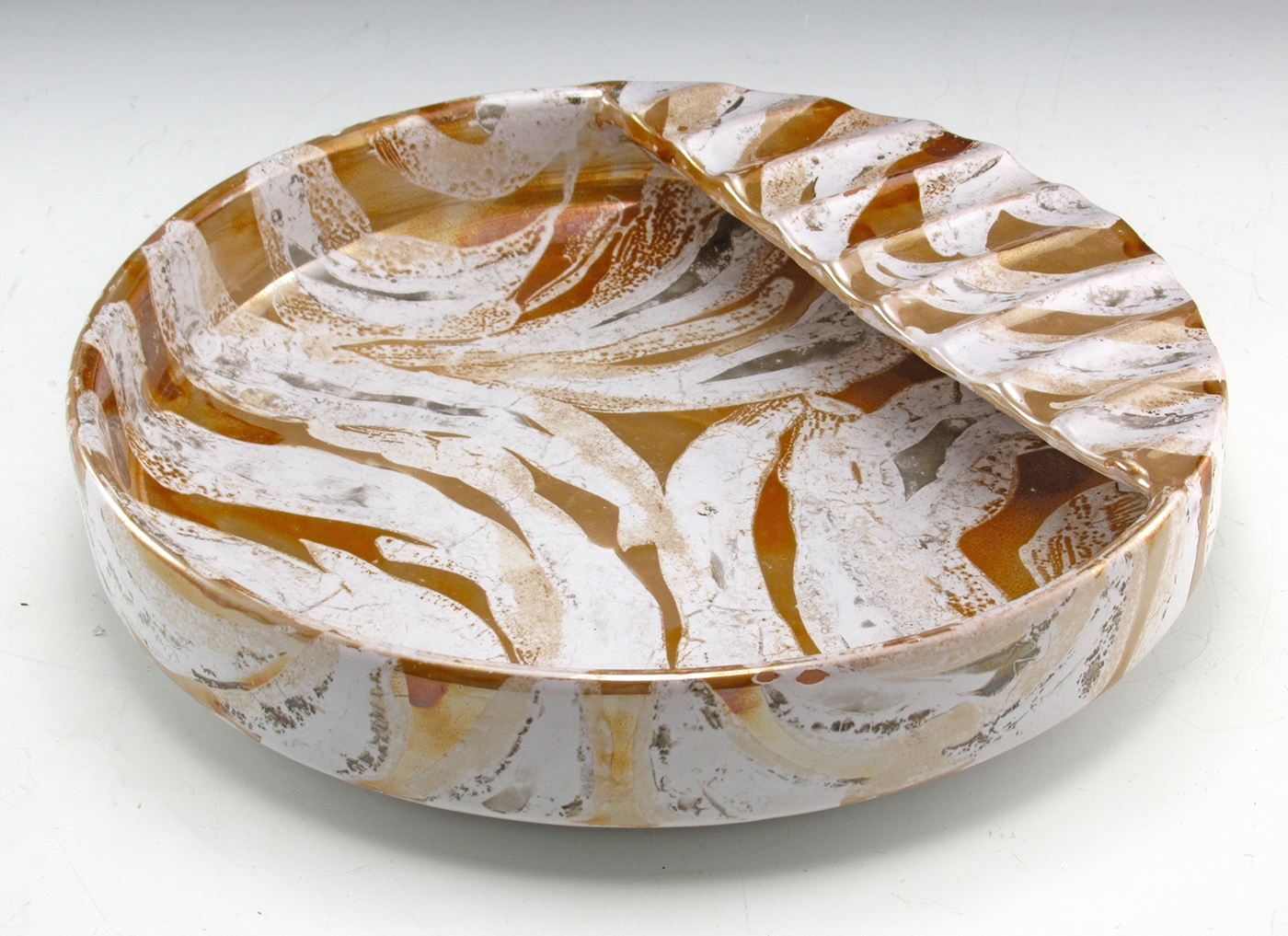 Italian Retro Modern Decor Large Art Pottery Ashtray - Image 5