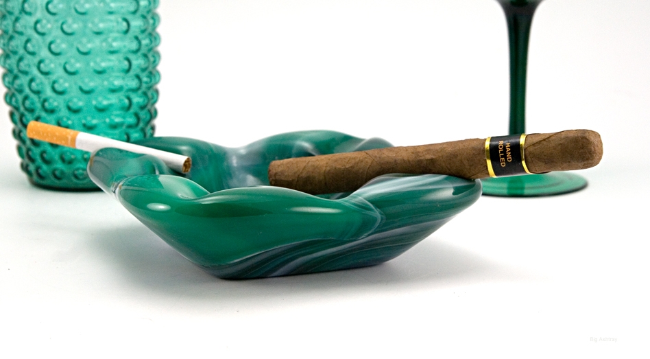 Slag Glass Ashtray in Pearl Jade by Imperial USA - Image 4
