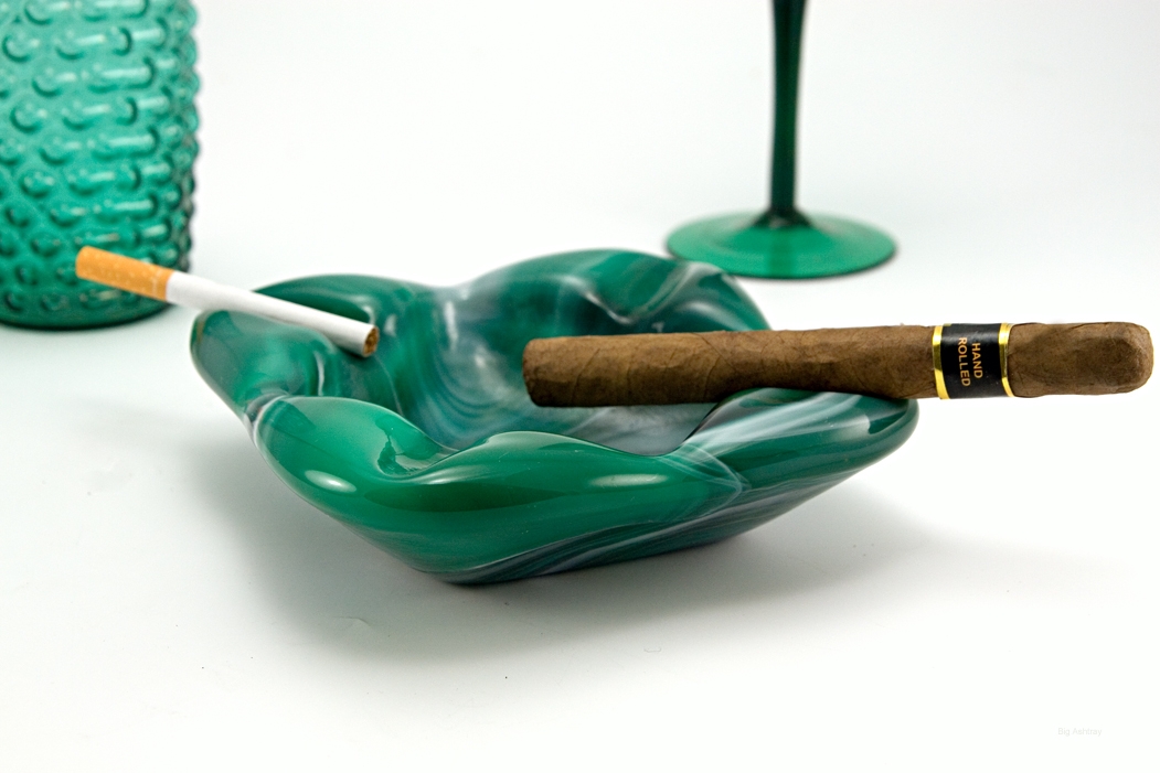 Slag Glass Ashtray in Pearl Jade by Imperial USA - Image 3