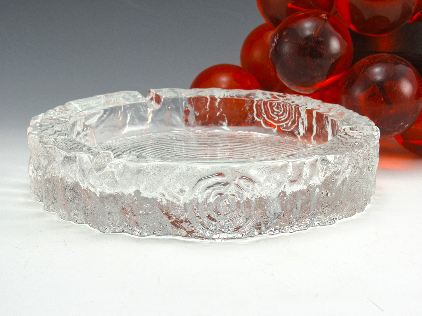 Large Glass Ashtray in Crystal Bark Glass Retro Modern - Image 3