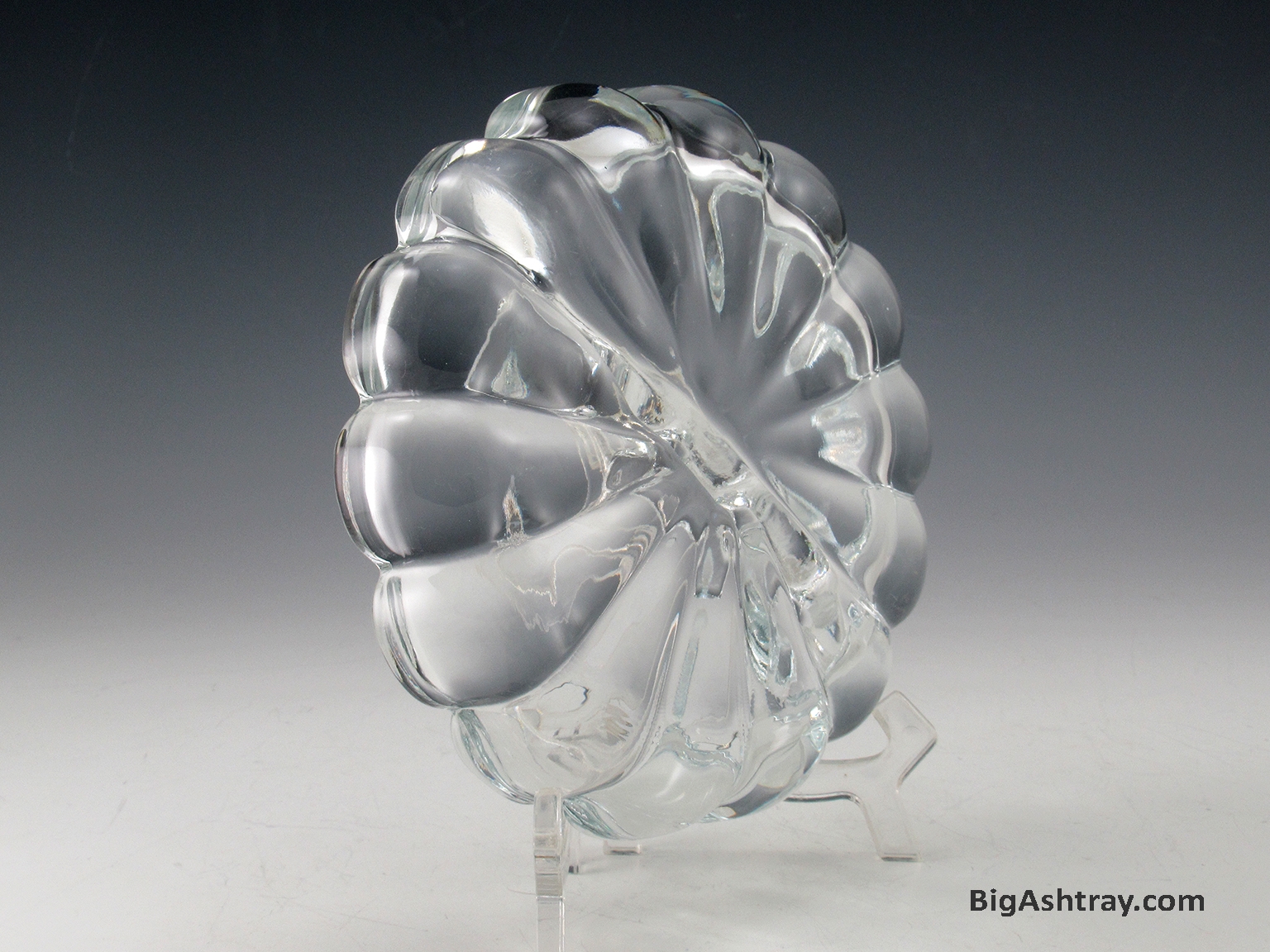 Ashtray by Viking Art Glass USA Mid-Century Modern - Image 2