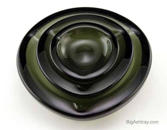 Beautiful Set of Mid-Century Modern Stacking Ashtrays - Image 2