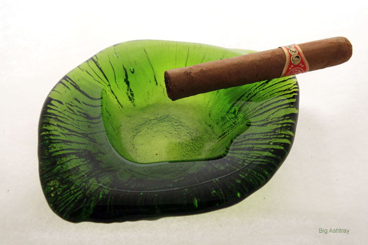 Mid-Century Modern Glass Ashtray by Blenko 1969 - Image 5