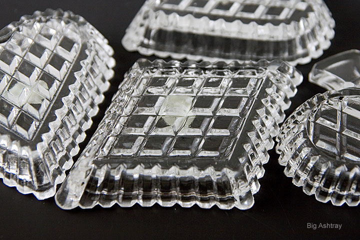 Bohemian Crystal Card Suit Ashtrays - Image 3