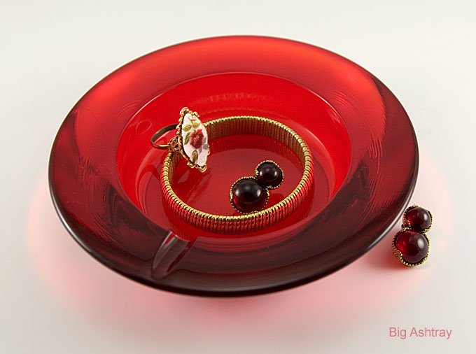 Cherry Lifesaver Red Glass Smoking Ashtray - Image 3