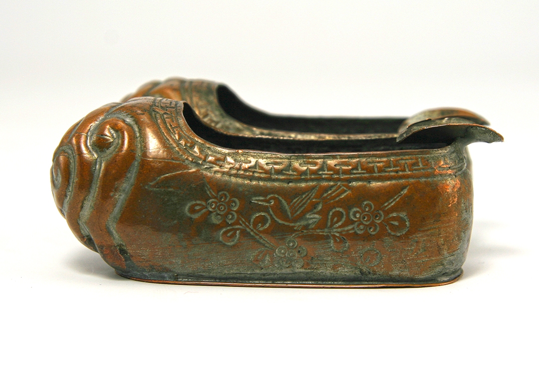 Vintage Chinese Slippers Bronzed Ashtray - Image 5