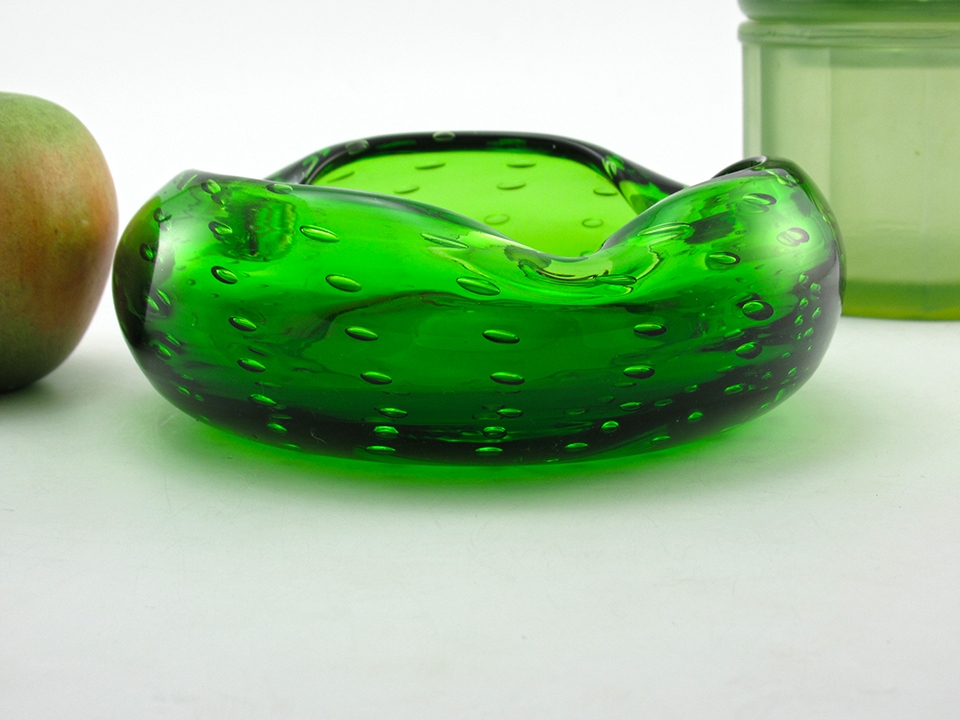 Vintage Art Glass Ashtray in Grass Green by Blenko - Image 2