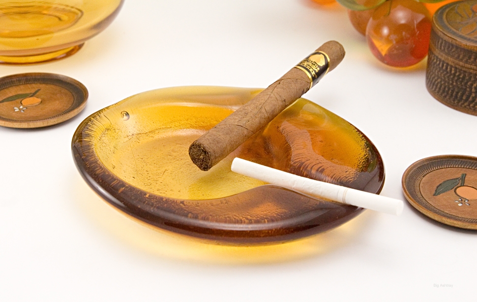 Early American Style Jamestown Ashtray by Imperial - Image 2