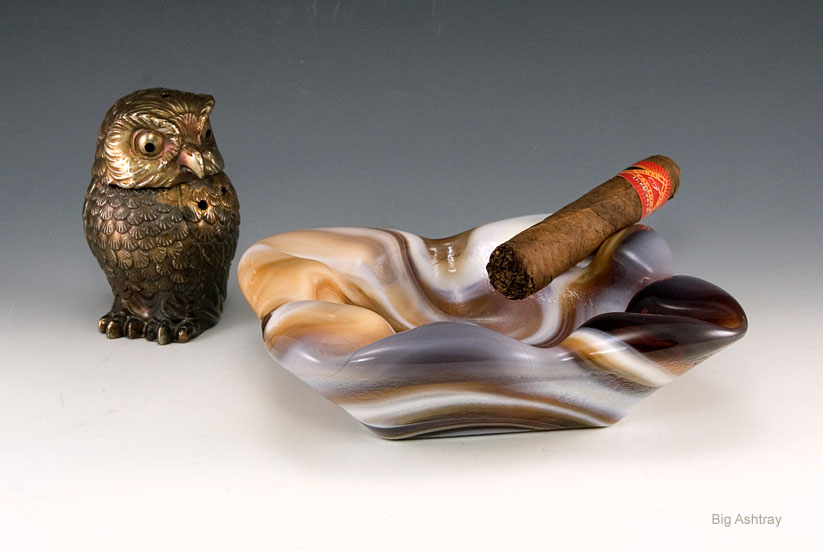 Caramel Latte Vintage Slag Glass Ashtray - Image 4