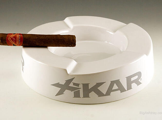 The Xikar Step Cigar Ashtray in White Porcelain