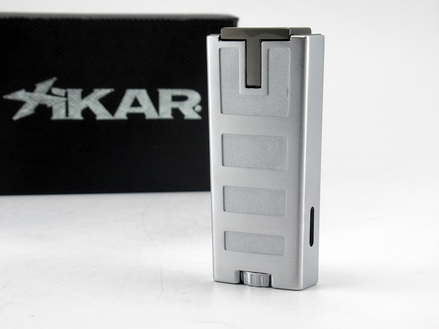 Premium Cigar Lighter Xikar Triple Jet Flame in Gunmetal - Image 4